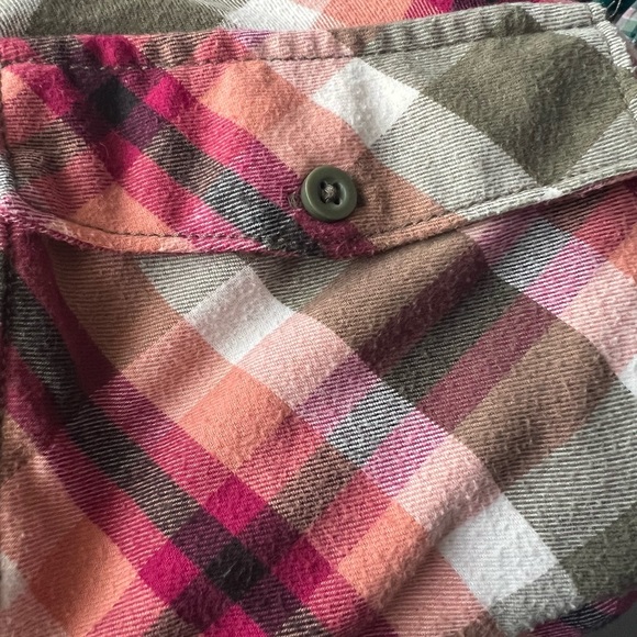 Soft Flannel Plaid Shirt with adjustable sleeves and shirttail hem - Picture 2 of 2